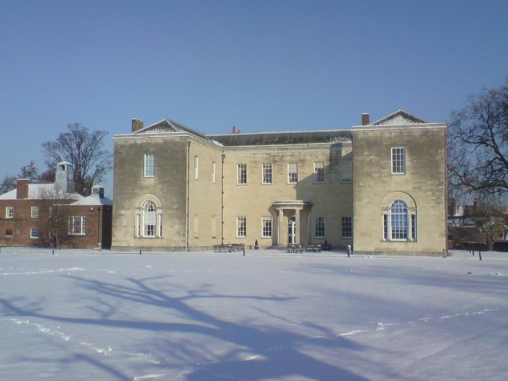 Hitchin Priory Hotel Exterior photo